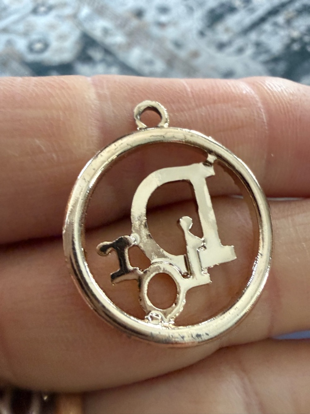 Elegant luxury Gold Tone 'D' Initial Crystal Circle Pendant - Women's Jewelry - Picture 4 of 5